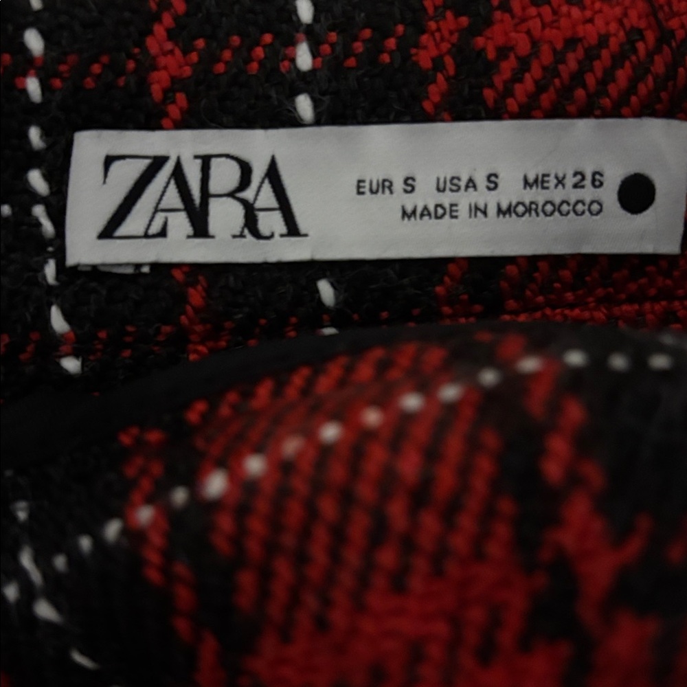 🌻• Zara • Plaid Shorts • - Picture 3 of 5